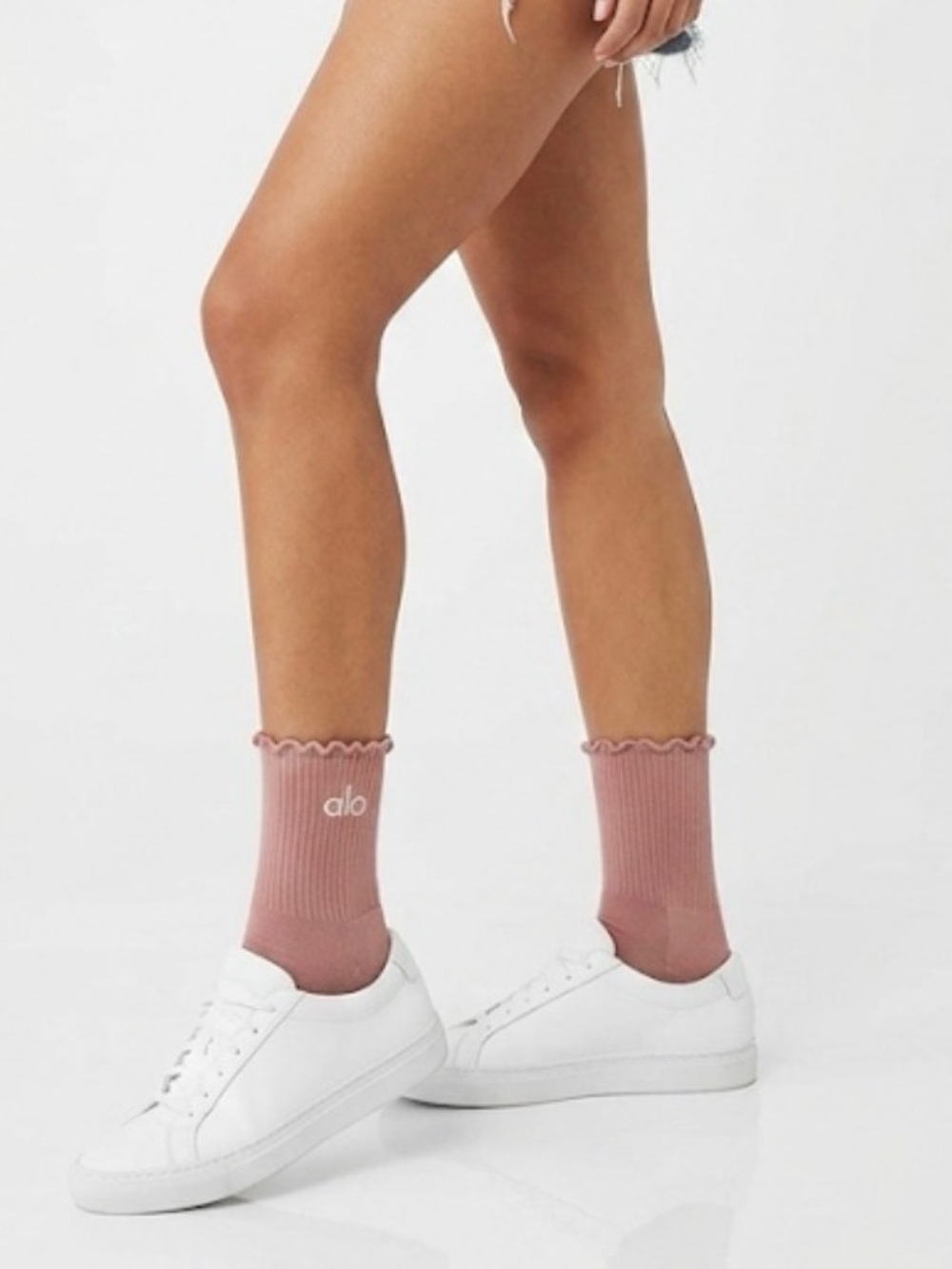 alo look alike socks! Women's Ribbed Scallop Crew Socks in Dusty Rose